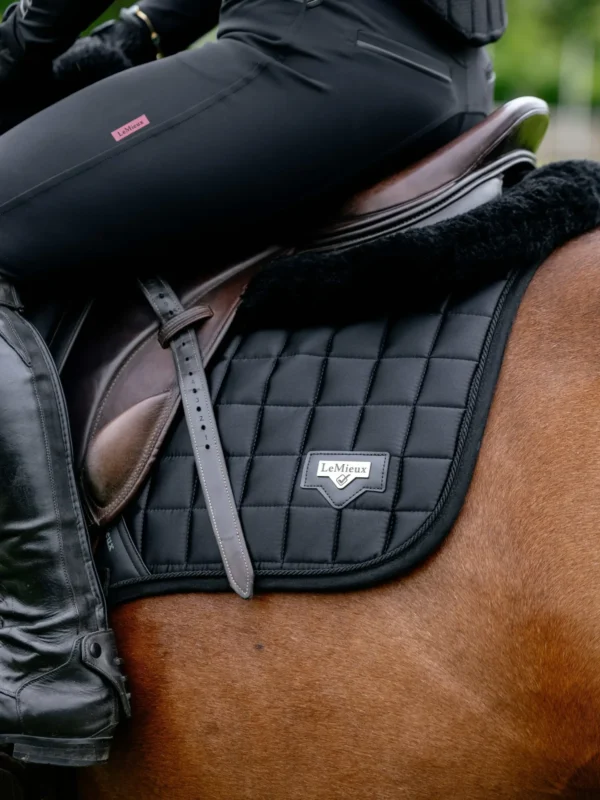 It07606 lifestyle loireclassicccsquare black 1 2000x